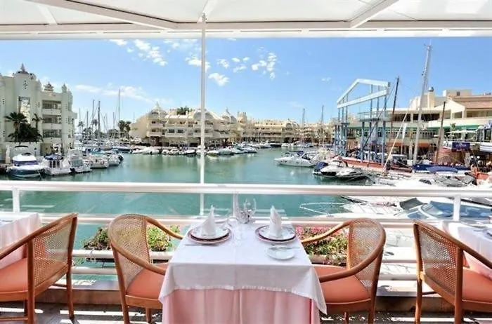 New Waterfront Gem W Rooftop Pool-Puerto Marina Benalmádena
