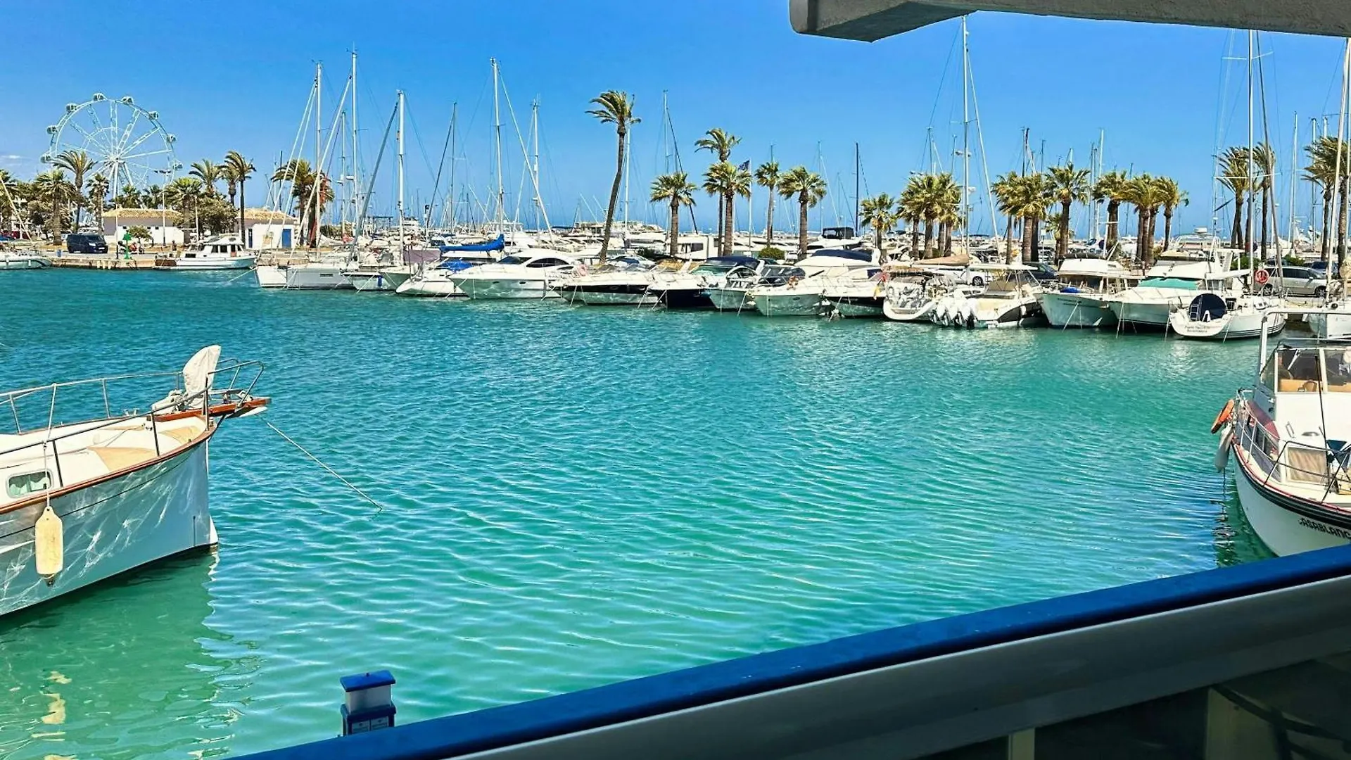 Lejlighed New Waterfront Gem W Rooftop Pool-Puerto Marina Benalmádena